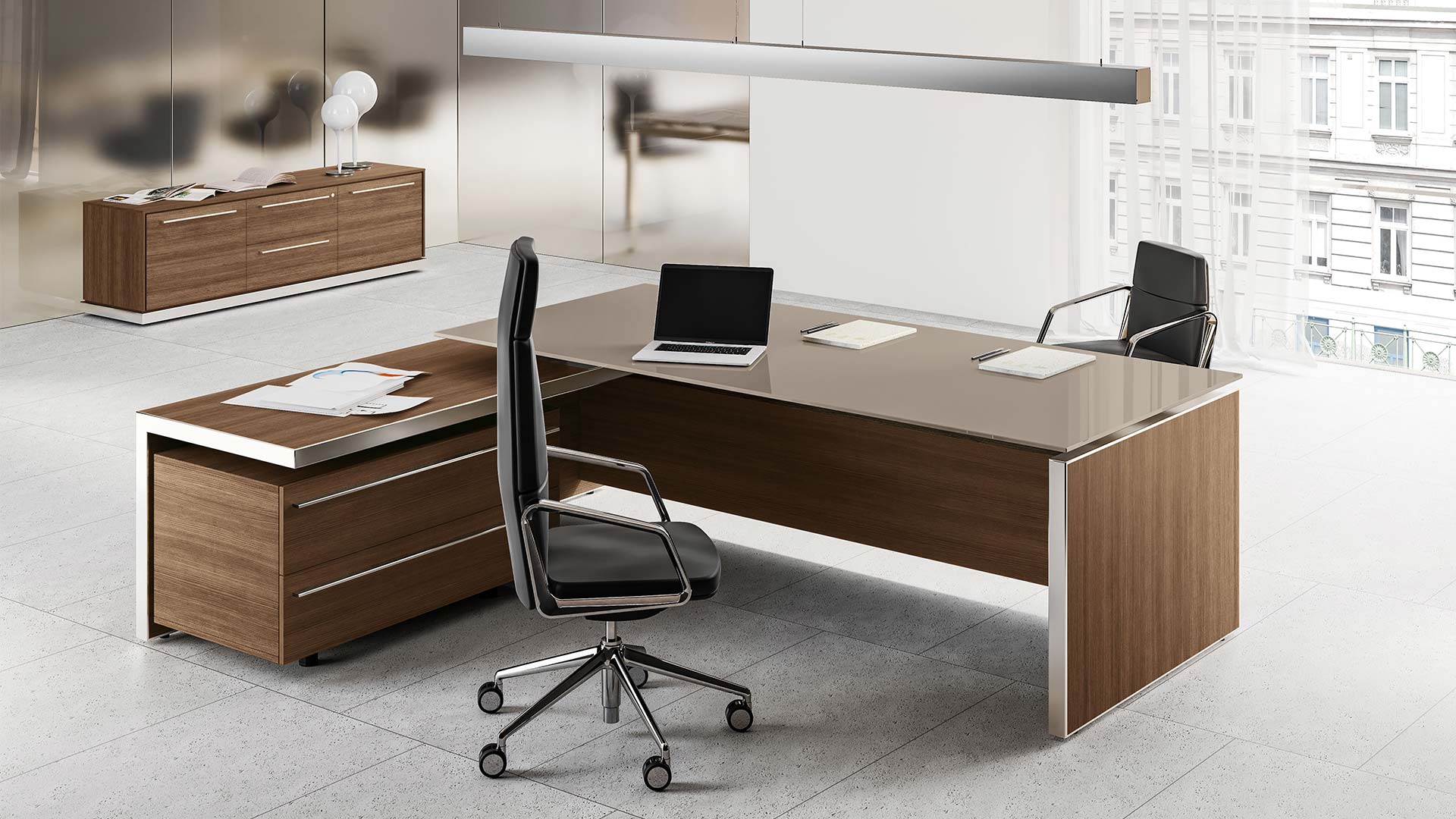 How to Choose the Right Executive Desk for Home Use